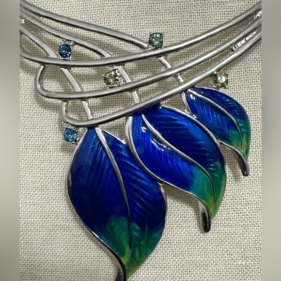 Statement necklace with brilliant blue and green enamel leaves - Picture 2 of 4